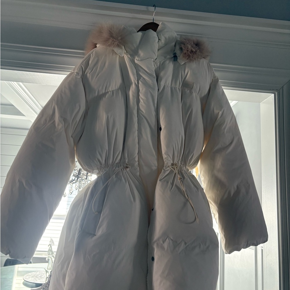 Elegant White Women's Puffer Coat